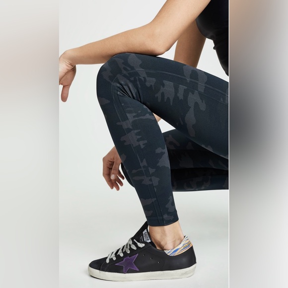 Spanx Seamless Camo Leggings - Picture 3 of 8